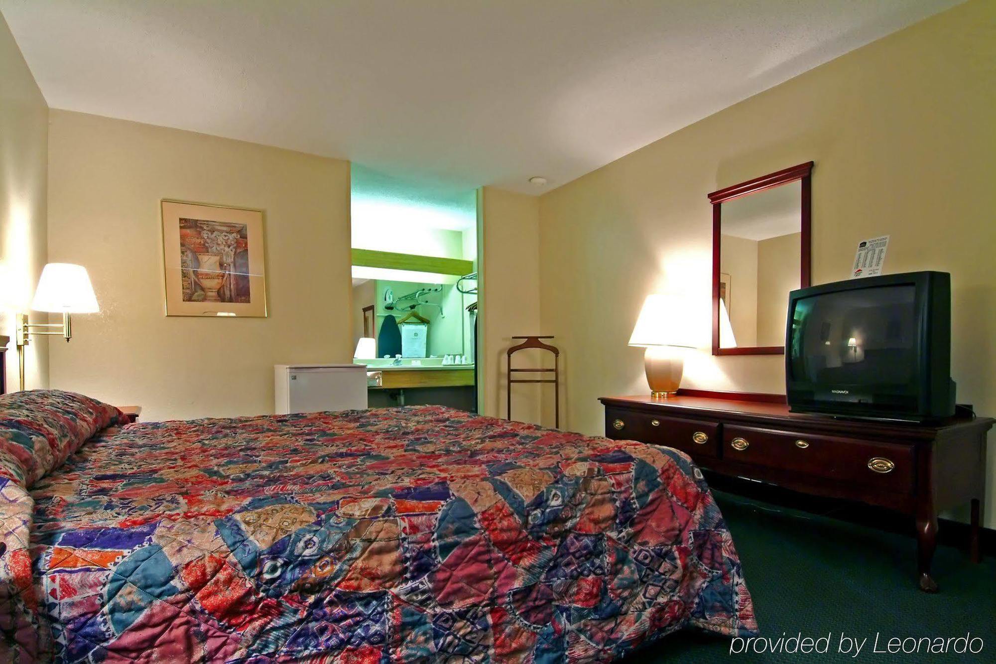 Texas Inn Brownsville Room photo